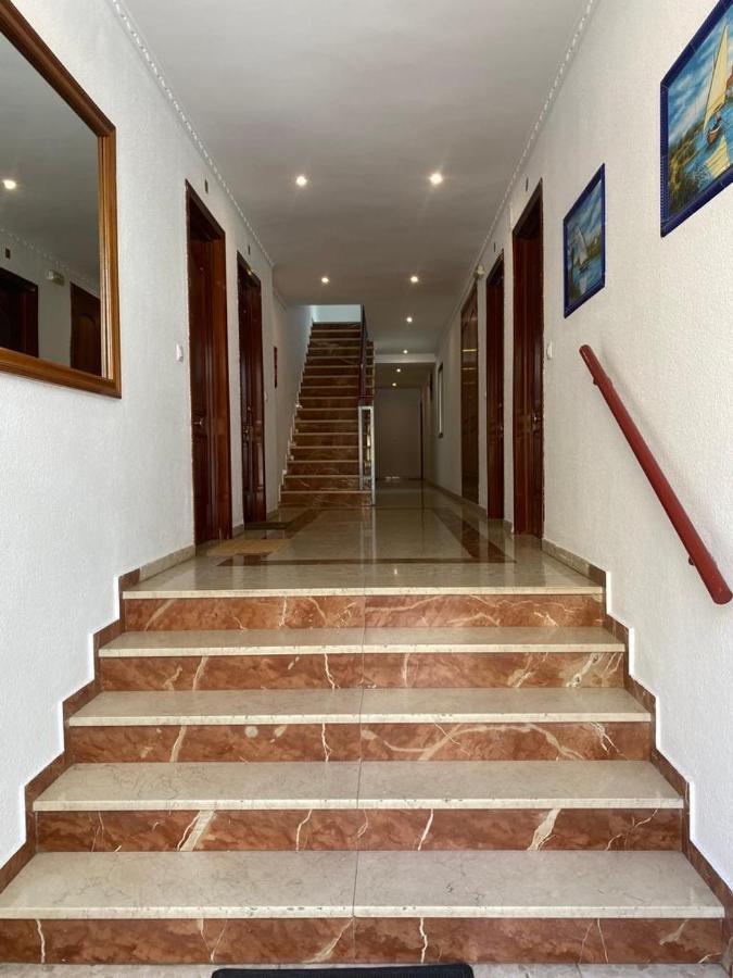 Apartamento Familiar En Barrio Reina Victoria Huelva Dış mekan fotoğraf